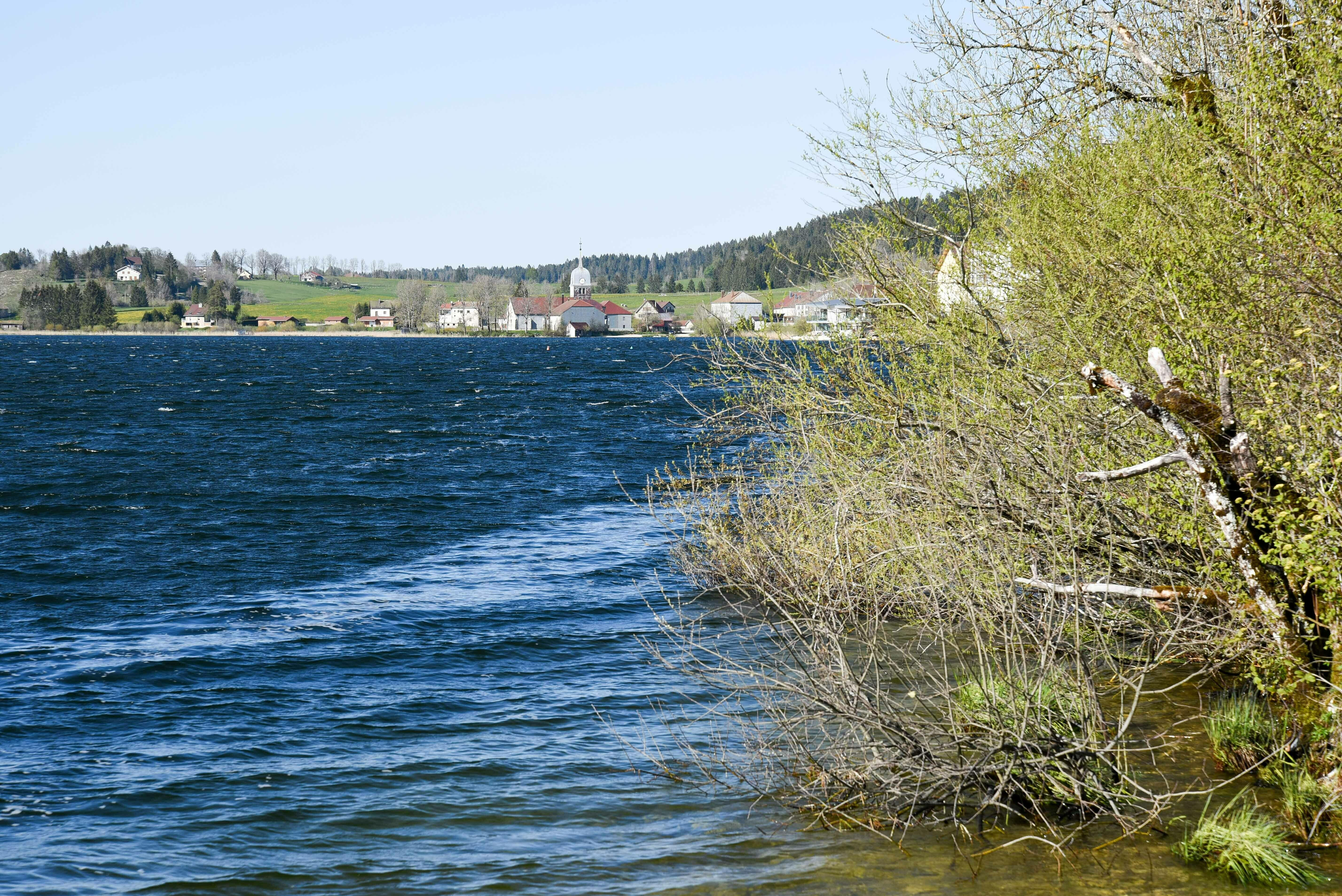 Lac de l'Abbaye  Ⓒ P Henon  