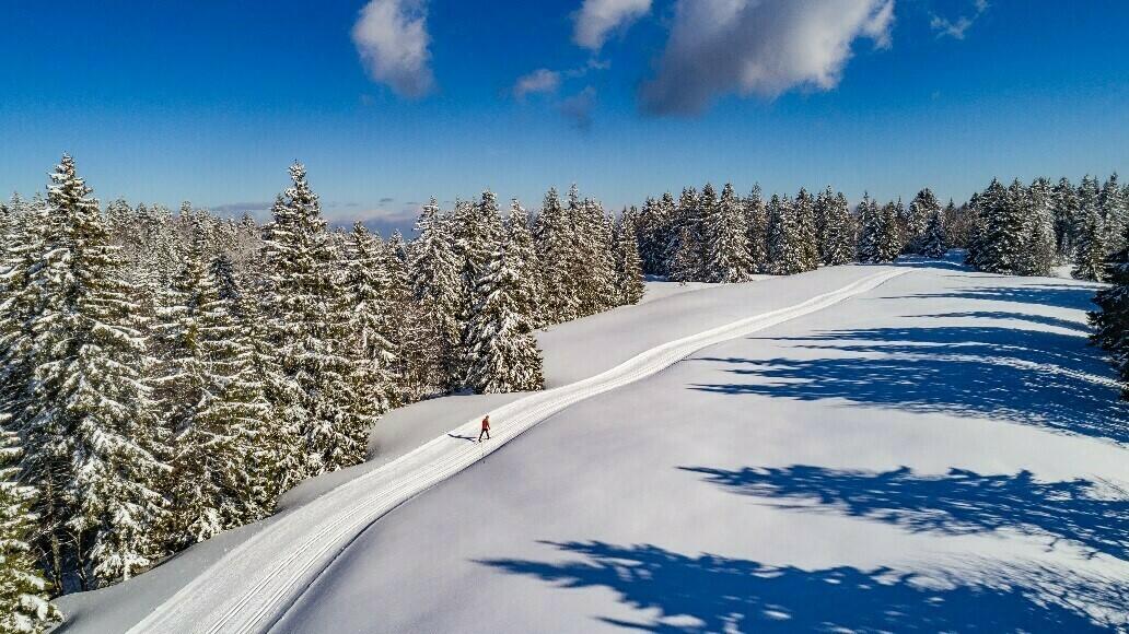 la-vattay-montagnes-jura-up-drone  Ⓒ  UP DRONE