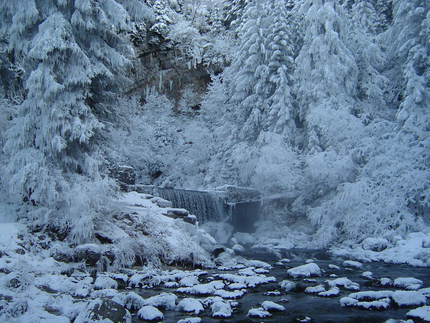 Source du Doubs en hiver   Ⓒ  GOYET