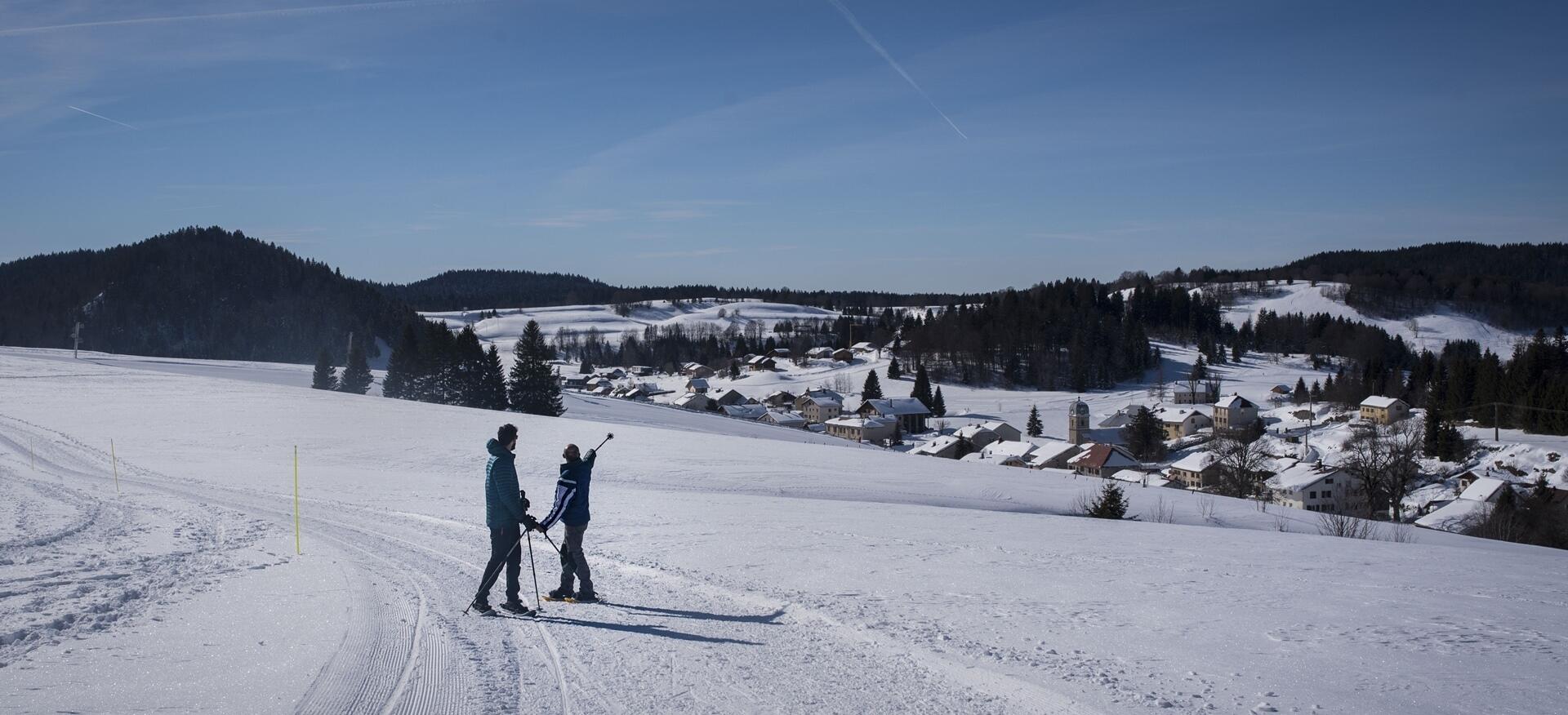 Raquettes à neige dans les Hautes Combes  Ⓒ  